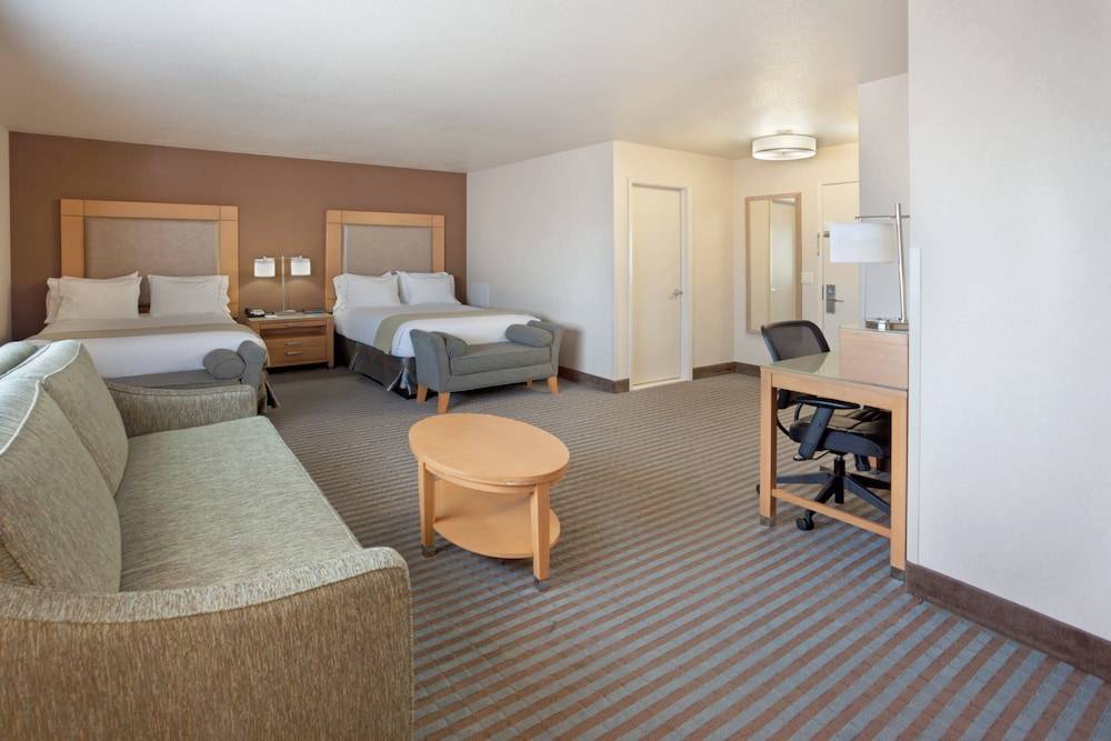 Holiday Inn Express MONTEREY-CANNERY ROW by IHG 2