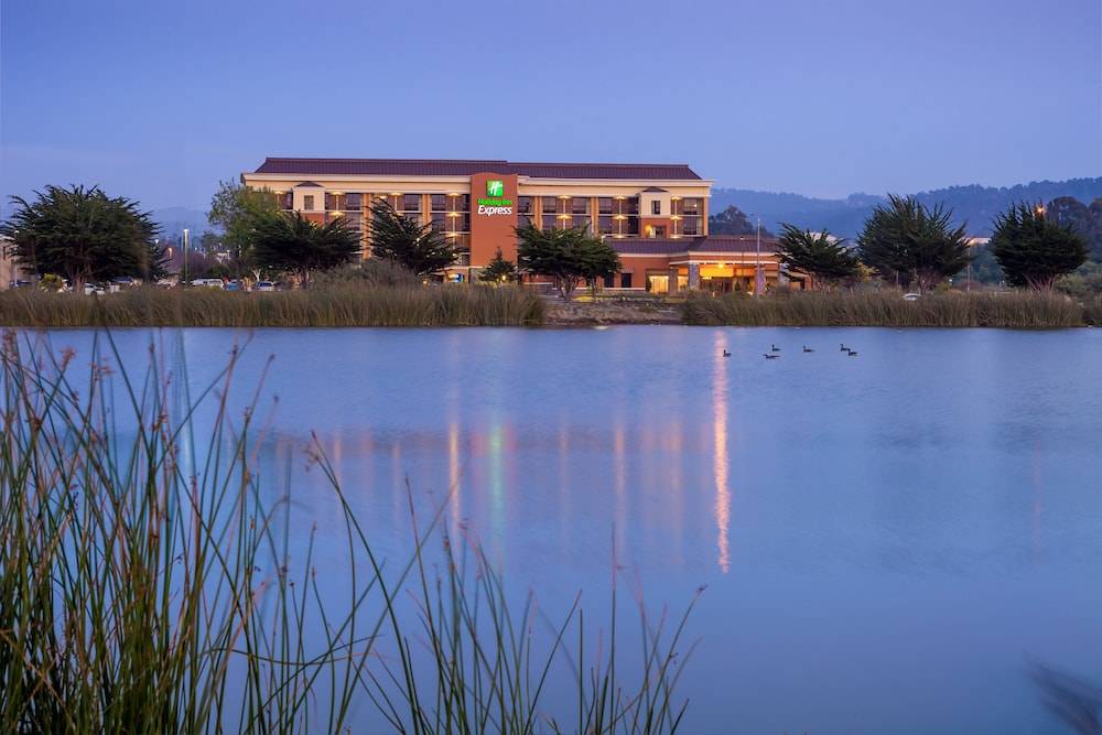 Holiday Inn Express AT MONTEREY BAY by IHG 1