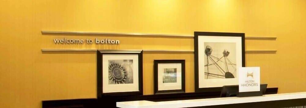 Hampton Inn & Suites by Hilton Bolton 2
