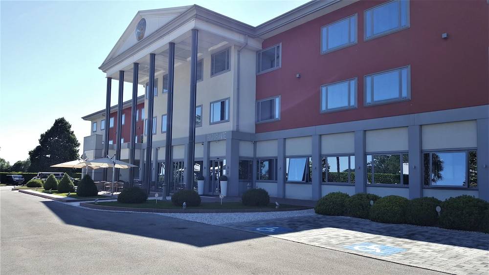 Hotel Poppi 1