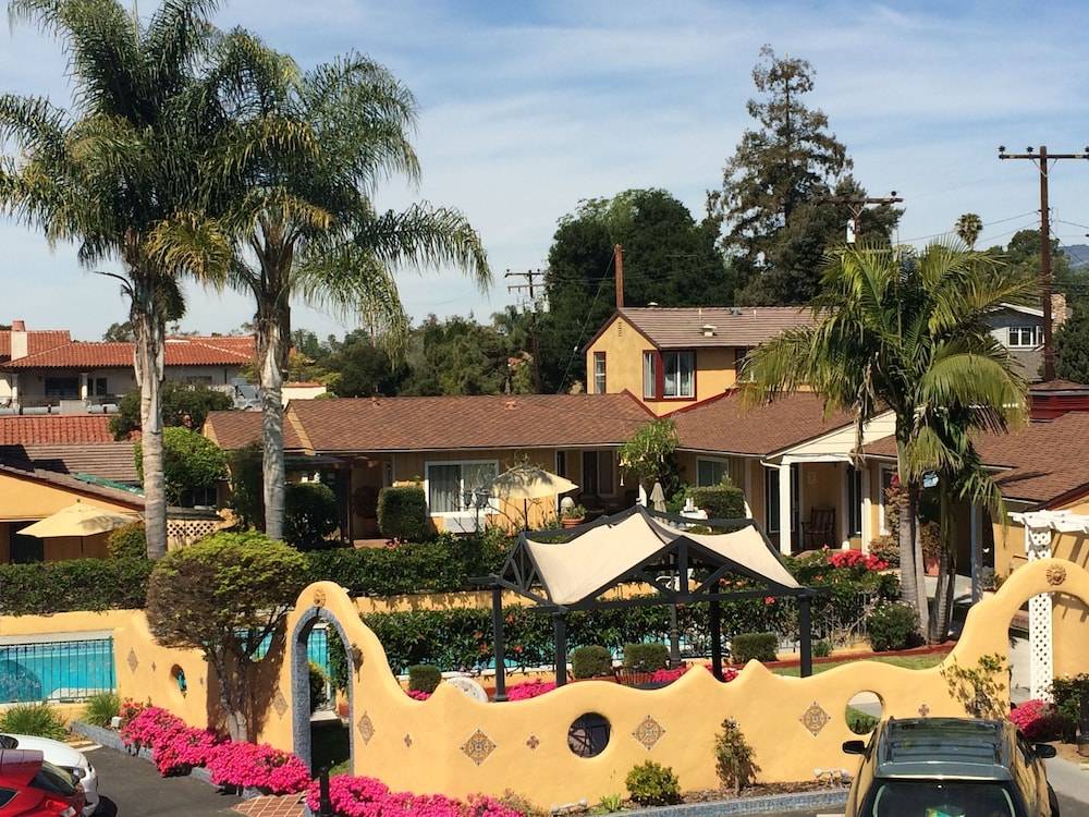 Oasis Inn and Suites 1