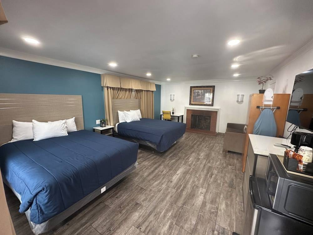 Town and Country Inn 1