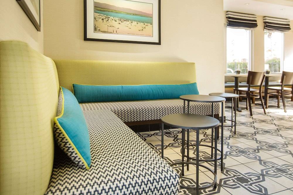 West Beach Inn, a Coast Hotel 2