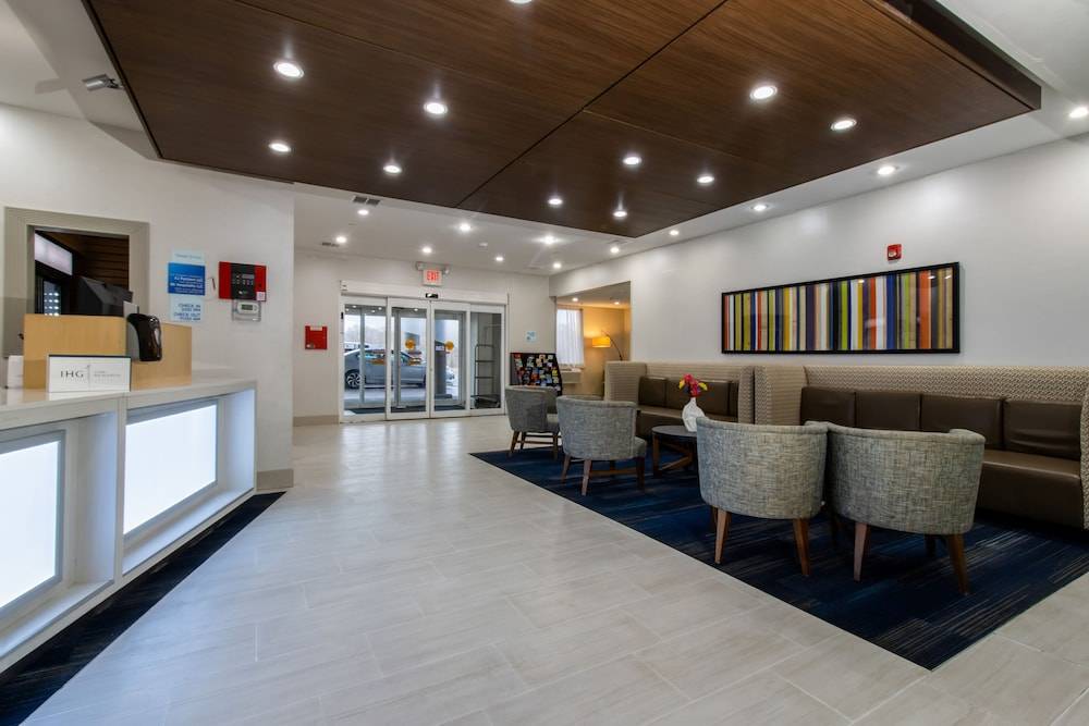 Holiday Inn Express & Suites SWANSEA by IHG 2