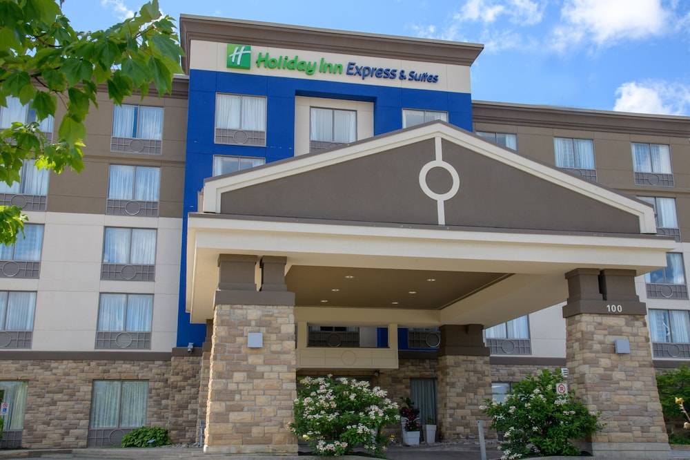 Holiday Inn Express & Suites HUNTSVILLE - MUSKOKA by IHG 1