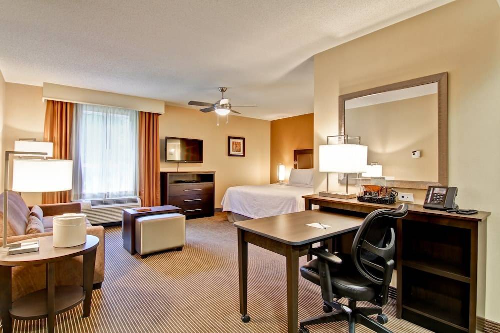 Homewood Suites by Hilton Waterloo/St. Jacobs 2
