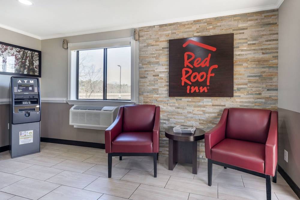 Red Roof Inn Suffolk 2