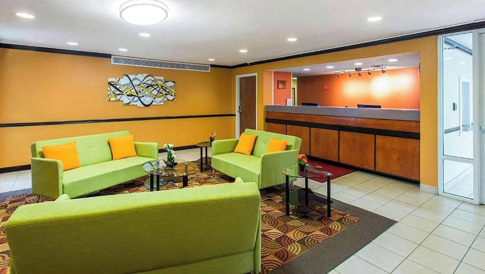 Studios & Suites 4 Less Charlotte 2