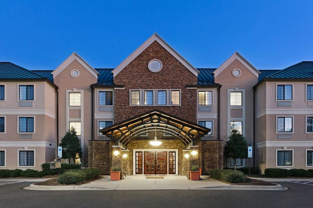 Staybridge Suites CHARLOTTE BALLANTYNE by IHG 1