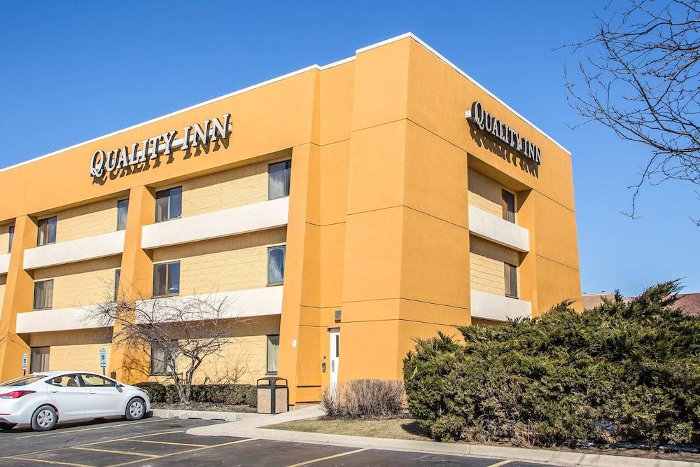 Quality Inn Elgin I-90 1