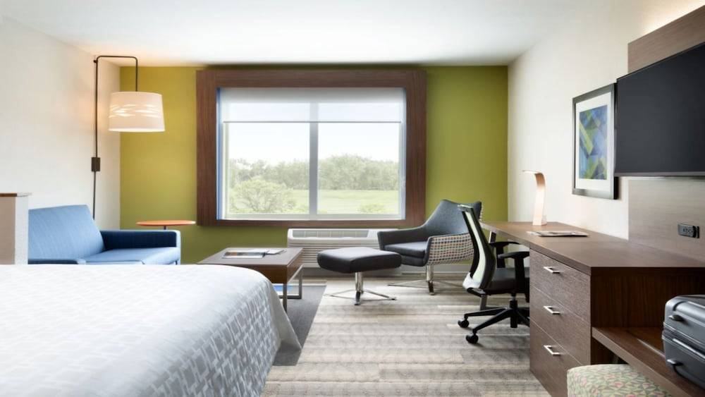 Holiday Inn Express & Suites MOODY - LEEDS by IHG 2