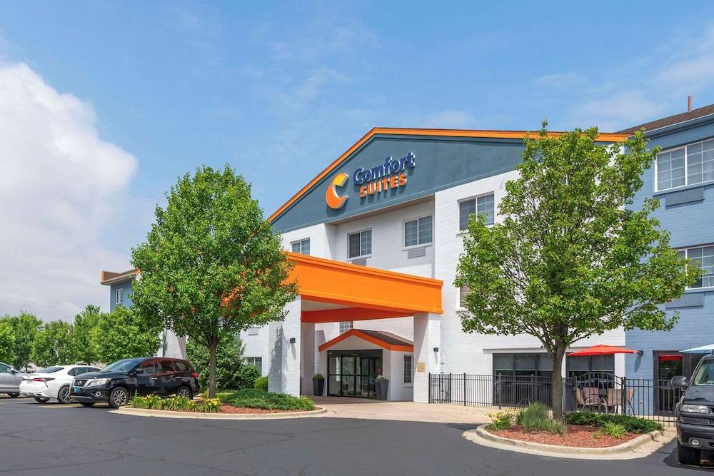 Comfort Suites Elgin Northwest 1