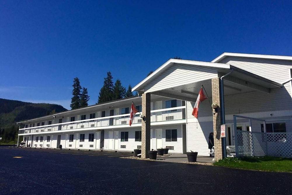 Super 8 by Wyndham Clearwater BC 1