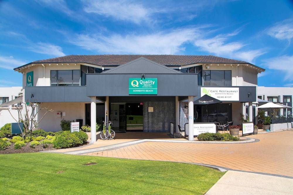 Quality Resort Sorrento Beach 1