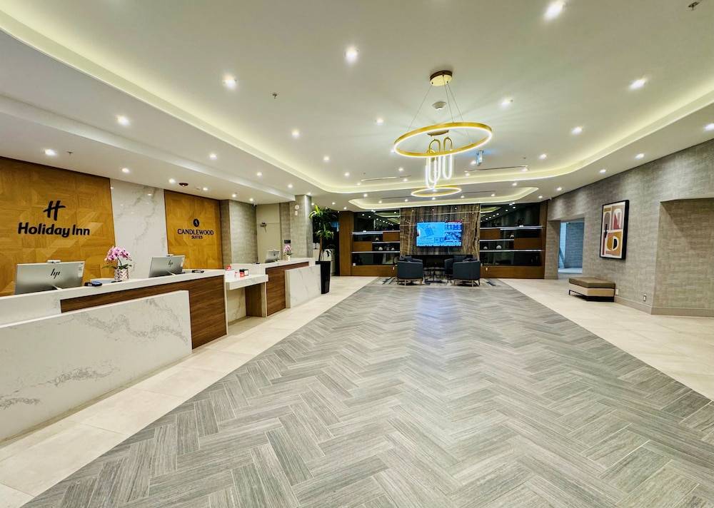 Holiday Inn BURLINGTON CONFERENCE CENTRE by IHG 2