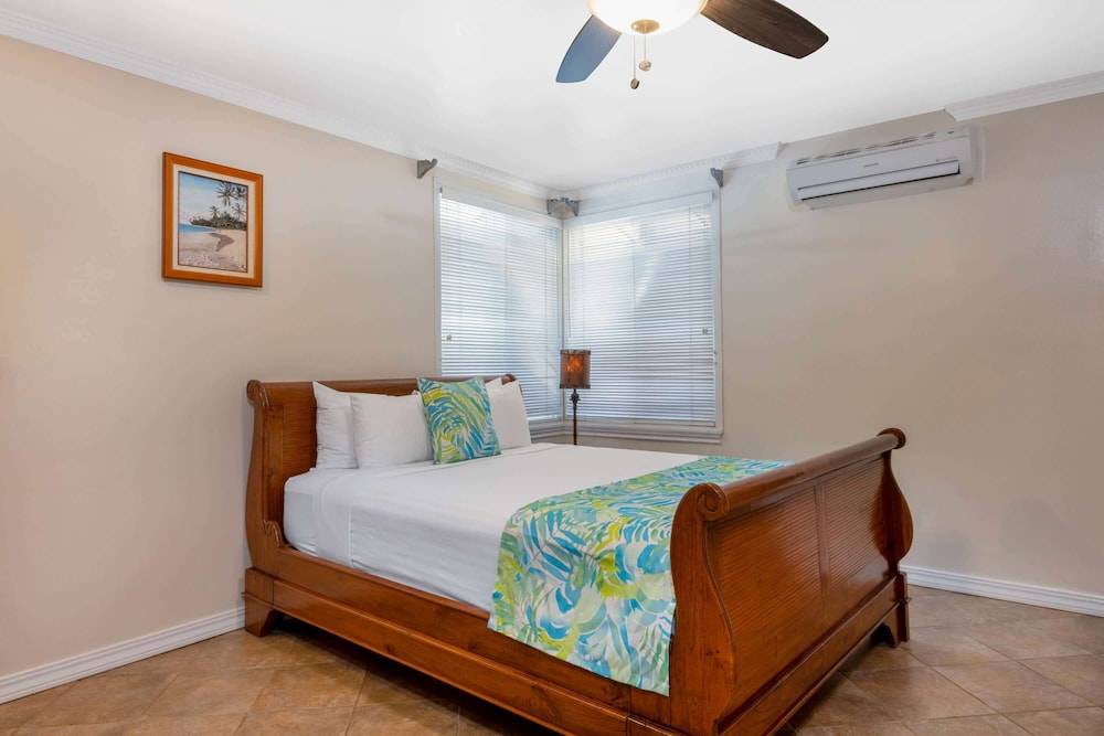 Days Inn by Wyndham Maui Oceanfront 1