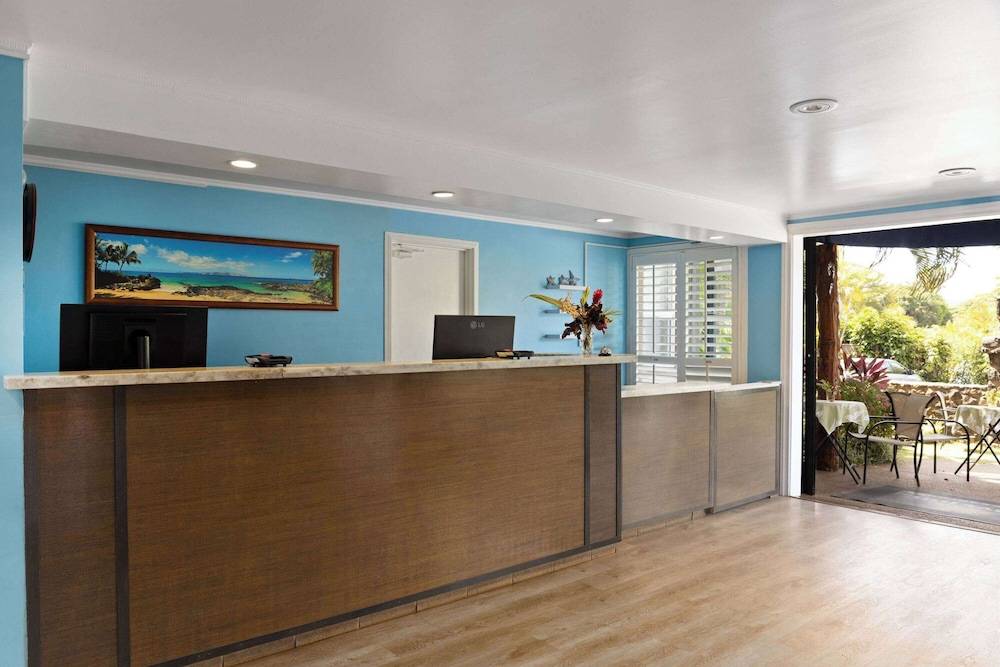 Days Inn by Wyndham Maui Oceanfront 2