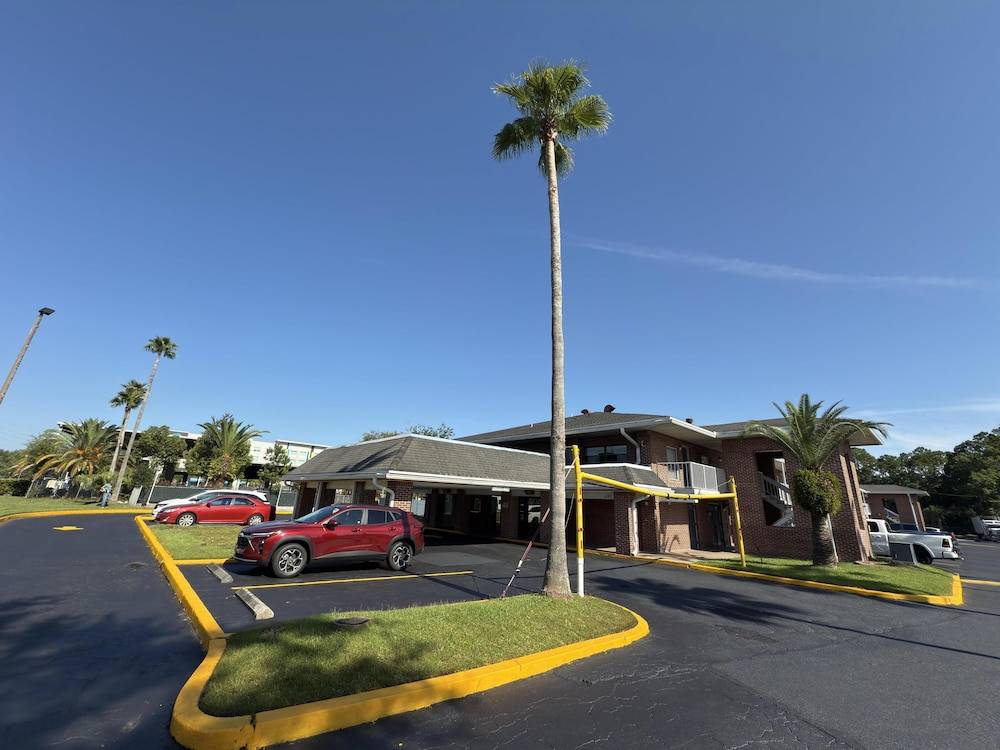 SureStay by Best Western Jacksonville Airport 1