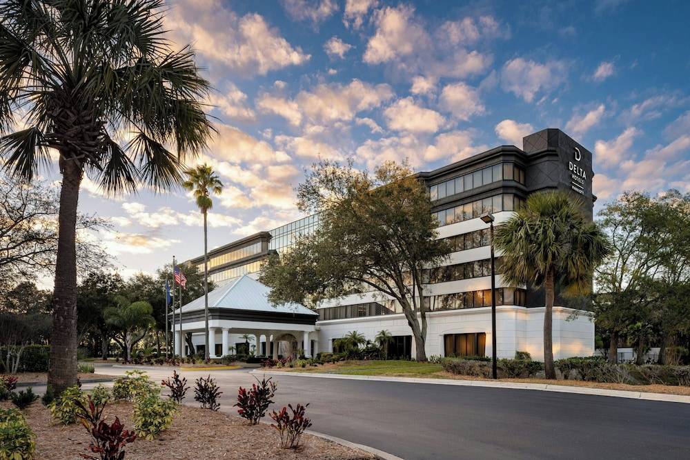 Delta Hotels by MarriottTM Jacksonville Deerwood 1