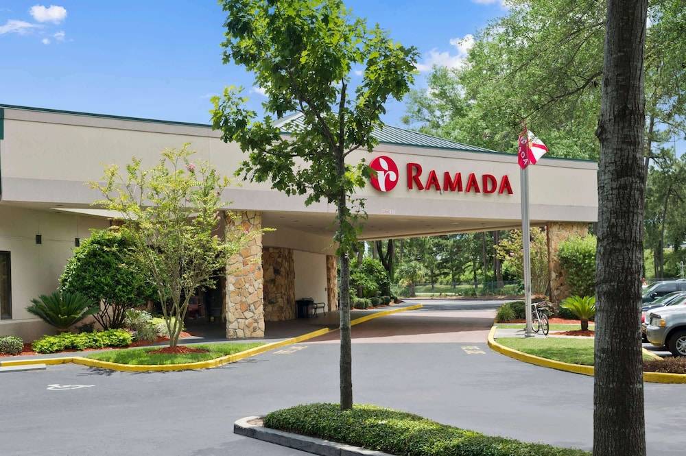 Ramada by Wyndham Jacksonville Hotel & Conference Center 1