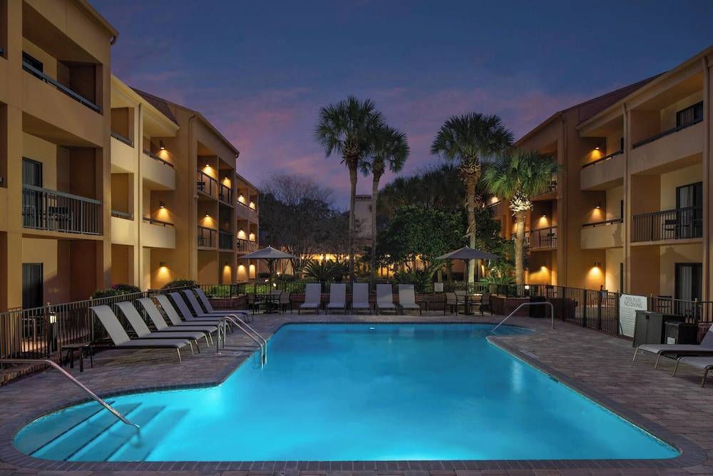Courtyard by Marriott Jacksonville at the Mayo Clinic Campus/Beaches 1