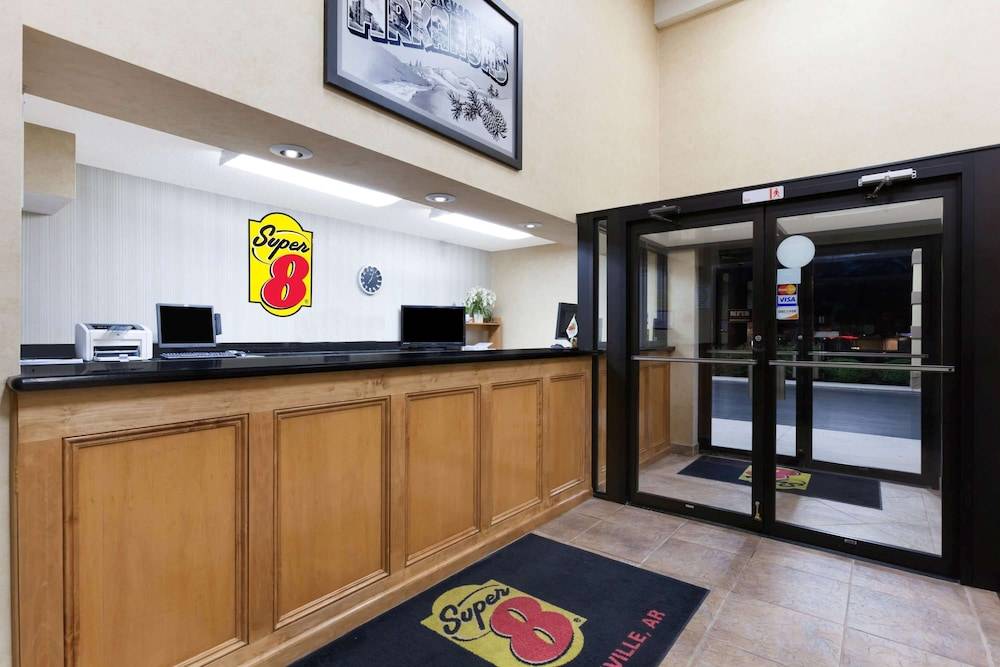 Super 8 by Wyndham Jacksonville AR 2