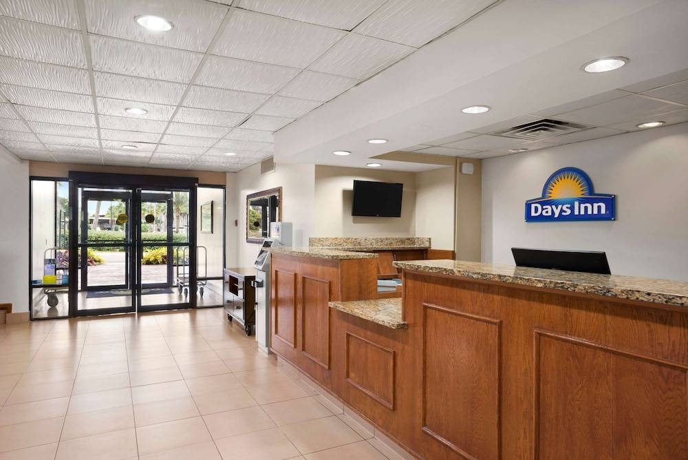 Days Inn by Wyndham Jacksonville Airport 2