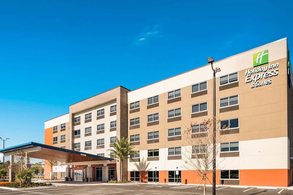 Holiday Inn Express & Suites JACKSONVILLE - TOWN CENTER by IHG 1