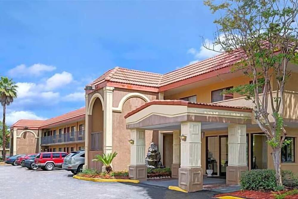 Economy Inn Jax-OP 1
