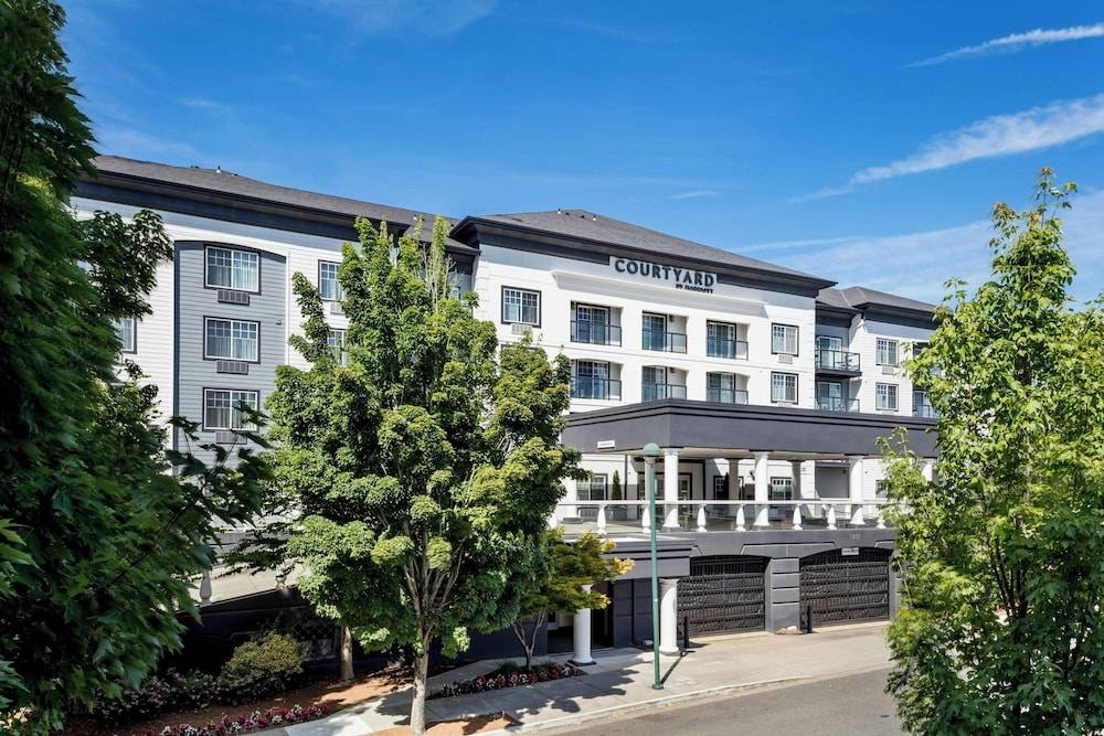 Courtyard by Marriott Portland North 1