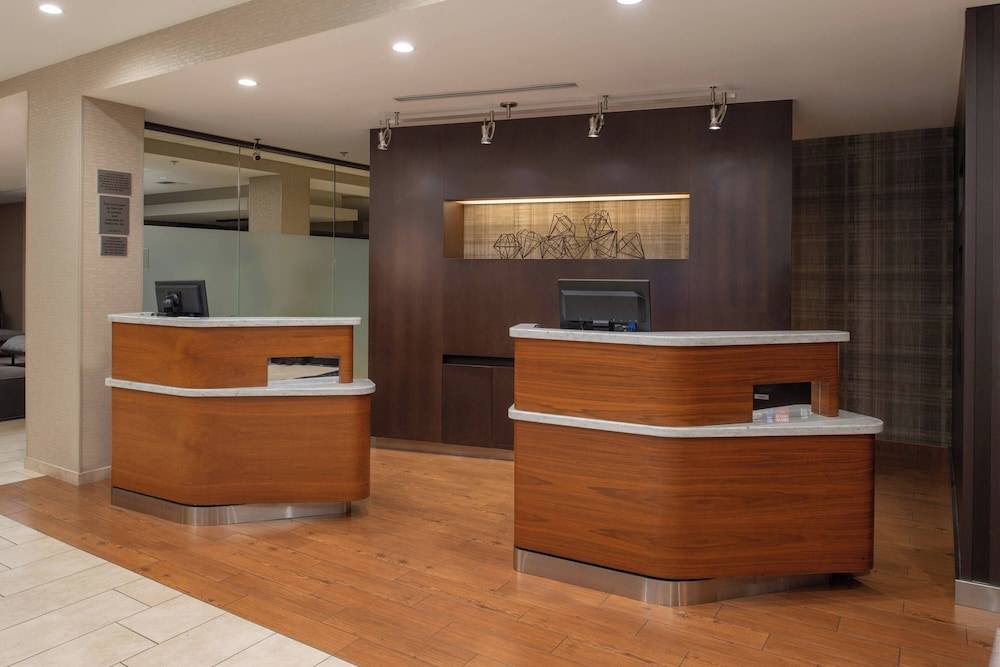 Courtyard by Marriott Portland Airport 2