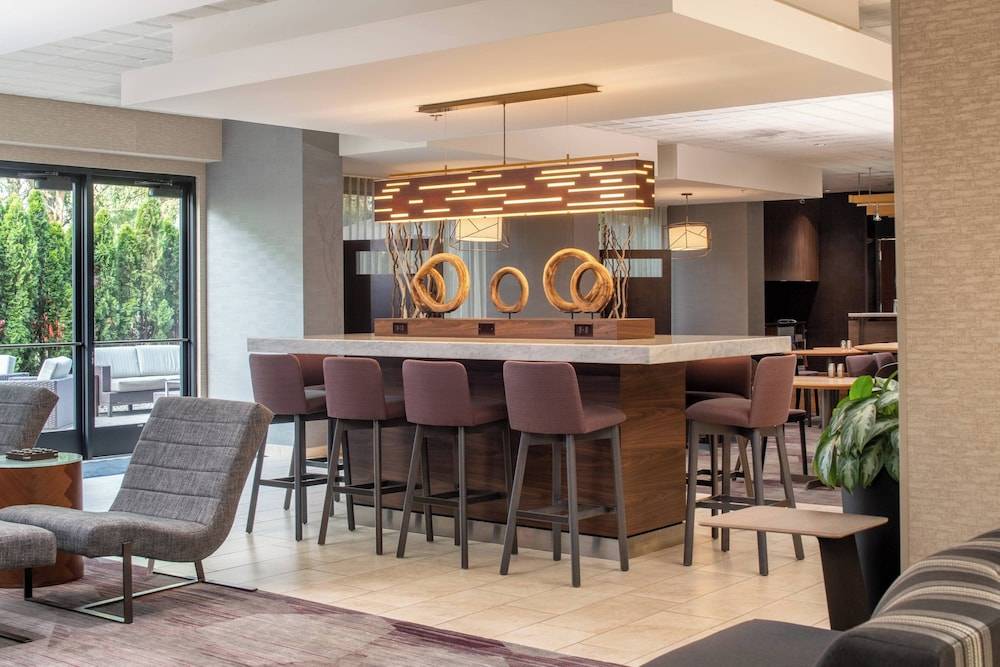 Courtyard by Marriott Portland Airport 1