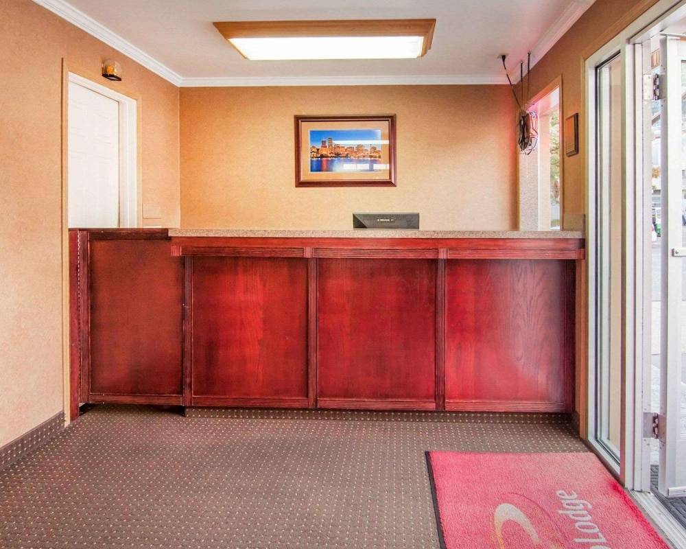 Econo Lodge Portland Downtown 2