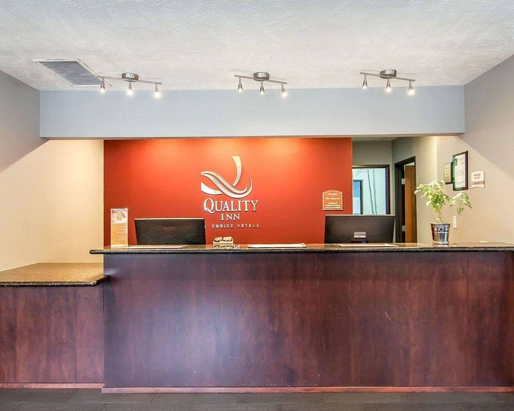 Quality Inn Downtown Convention Center 2
