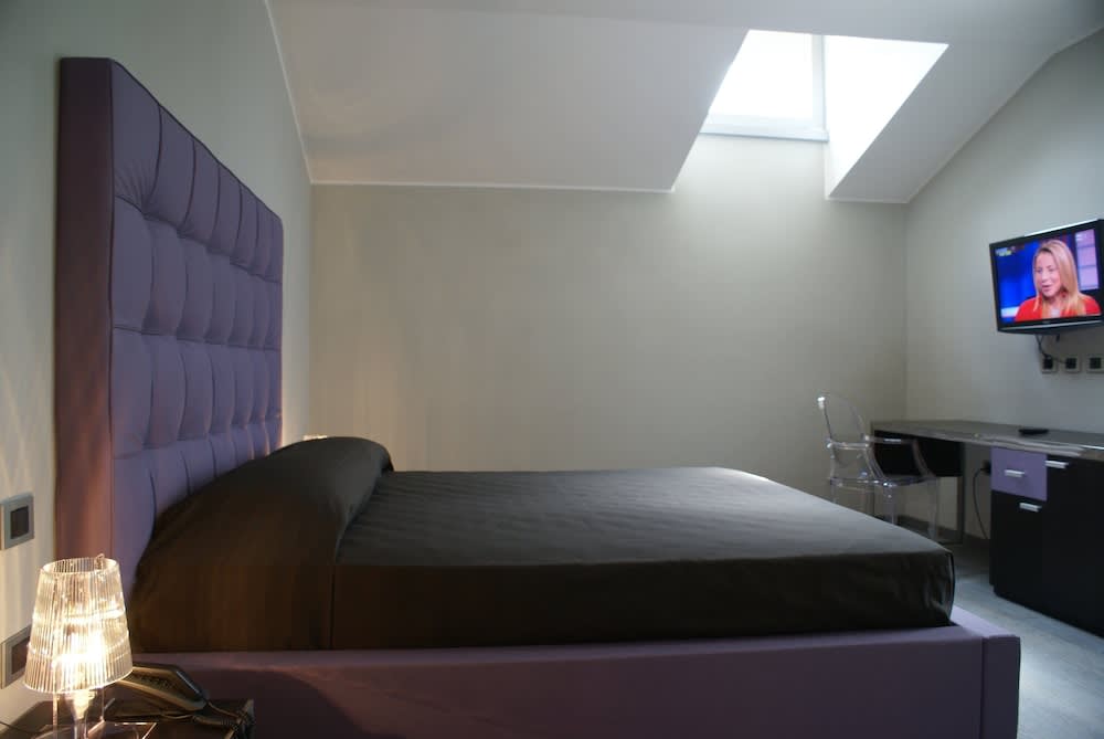 Blue Hotel 1