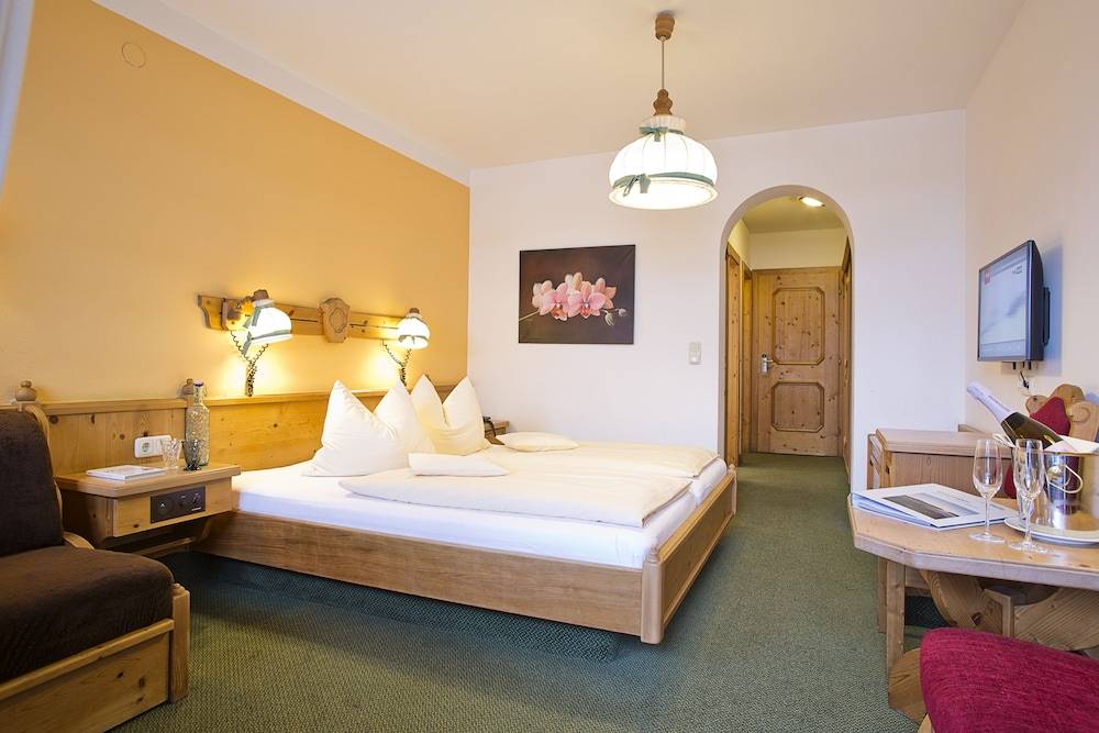 Hotel in the HEART of the Alps 1