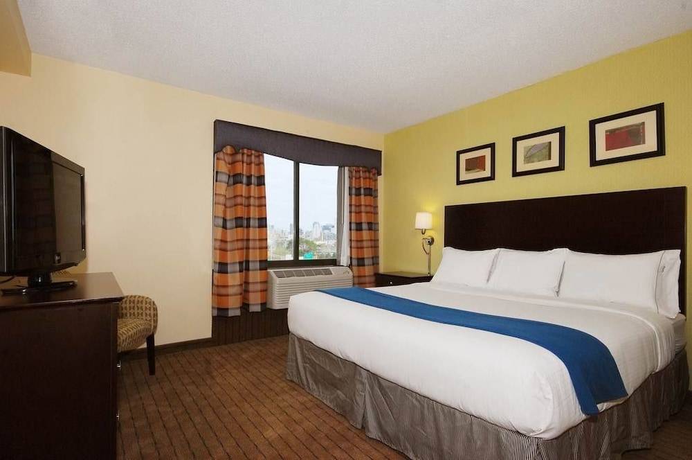 Holiday Inn Express BOSTON by IHG 2
