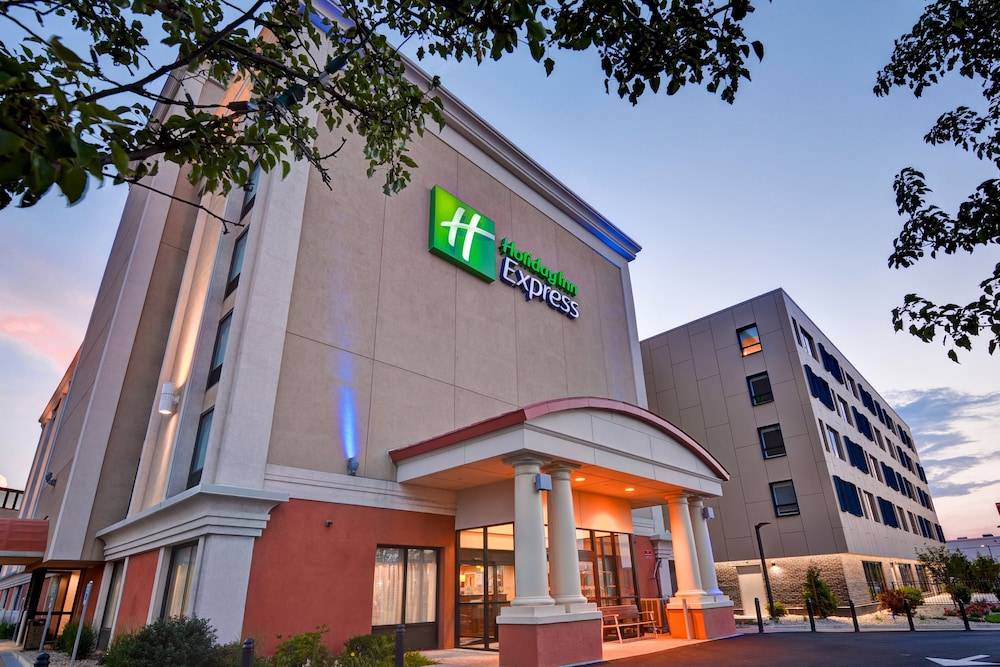 Holiday Inn Express BOSTON by IHG 1