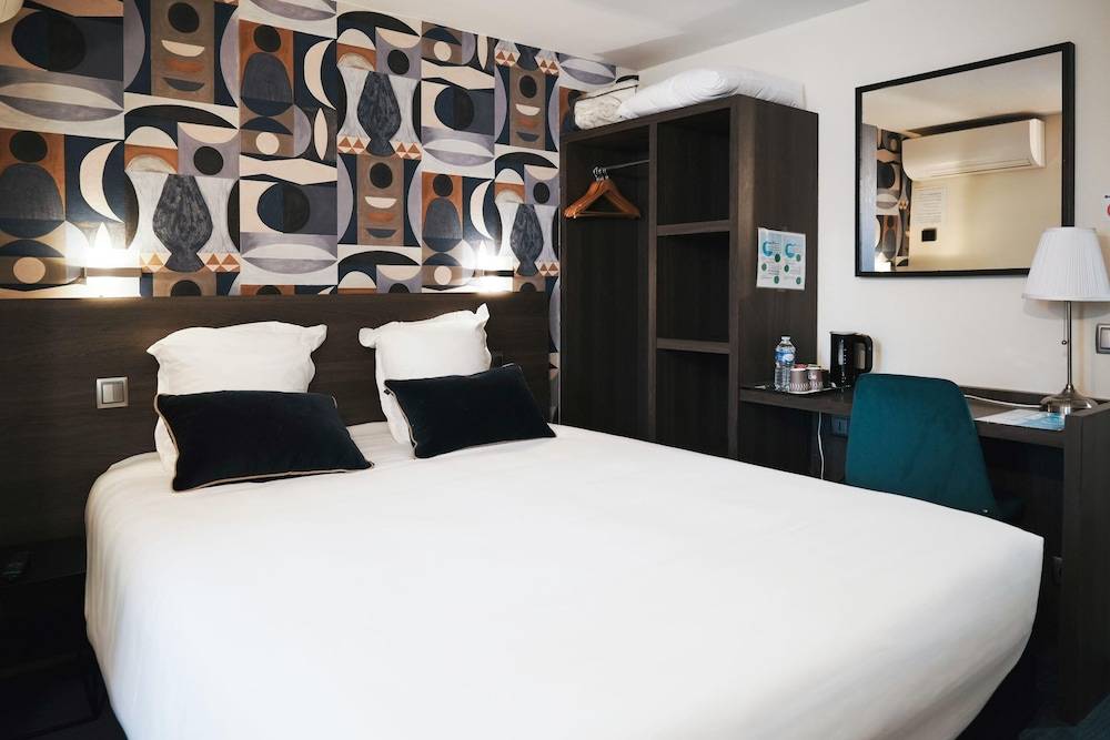 Brit Hotel Confort Orly Morangis 1
