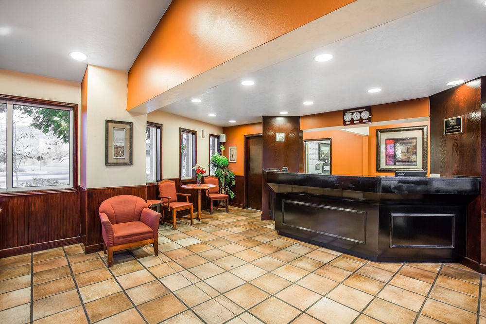 Econo Lodge Downtown 2