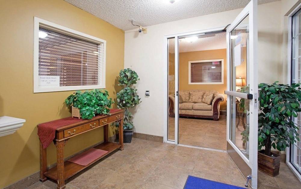 Sonesta Simply Suites Salt Lake City Airport 2
