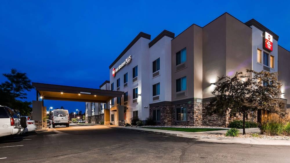 Best Western Plus Airport Inn & Suites 1