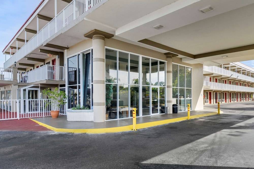 Rodeway Inn Clearwater-Largo 1