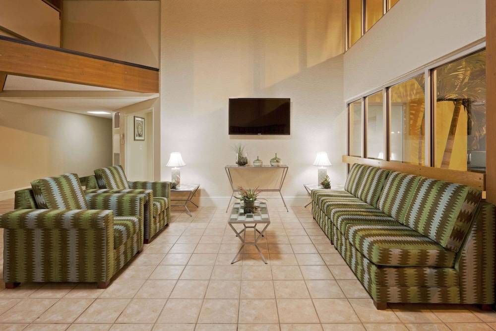 La Quinta by Wyndham St. Pete-Clearwater Airport 2