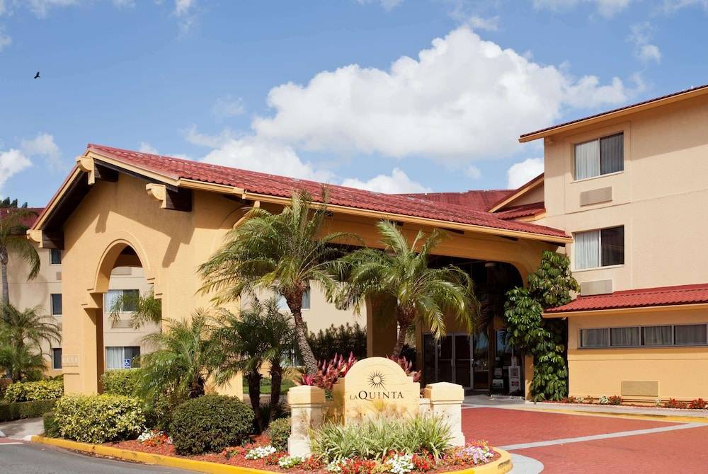 La Quinta by Wyndham St. Pete-Clearwater Airport 1