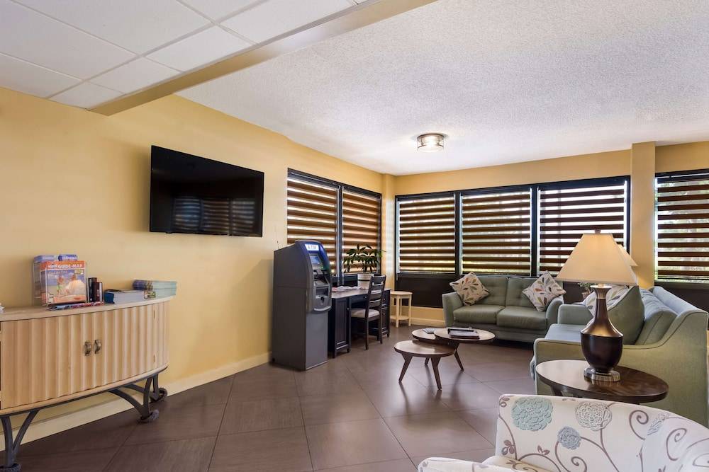 SureStay Hotel by Best Western St Pete Clearwater Airport 2