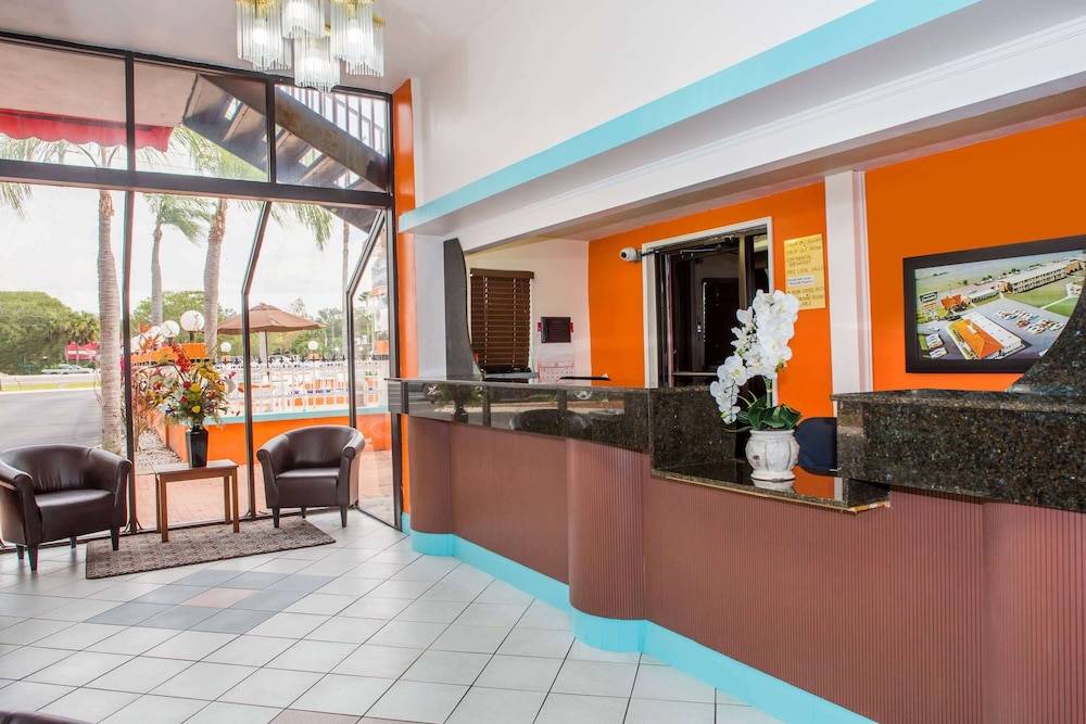 Howard Johnson by Wyndham Clearwater - Dunedin 1