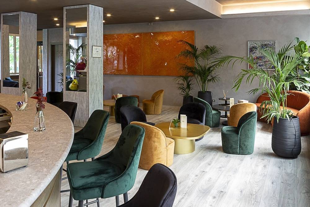 Hotel Embassy 2