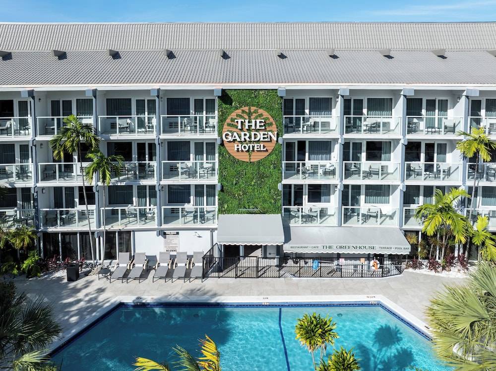 The Garden Hotel & Resort 1