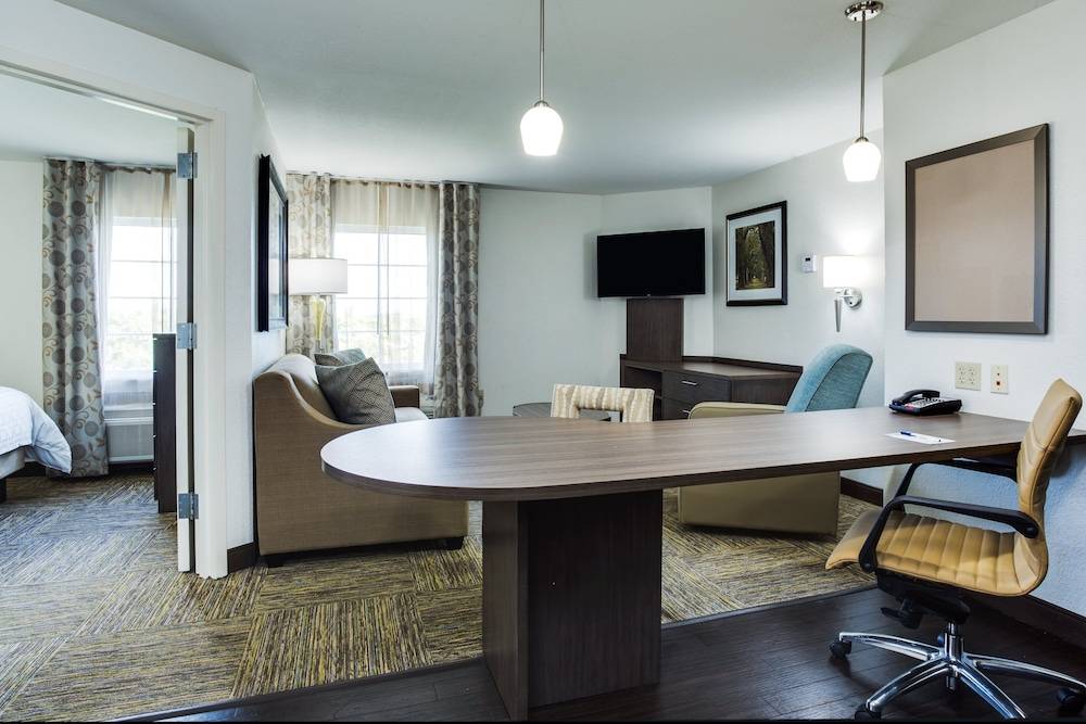 Candlewood Suites FT. LAUDERDALE AIRPORT/CRUISE by IHG 2